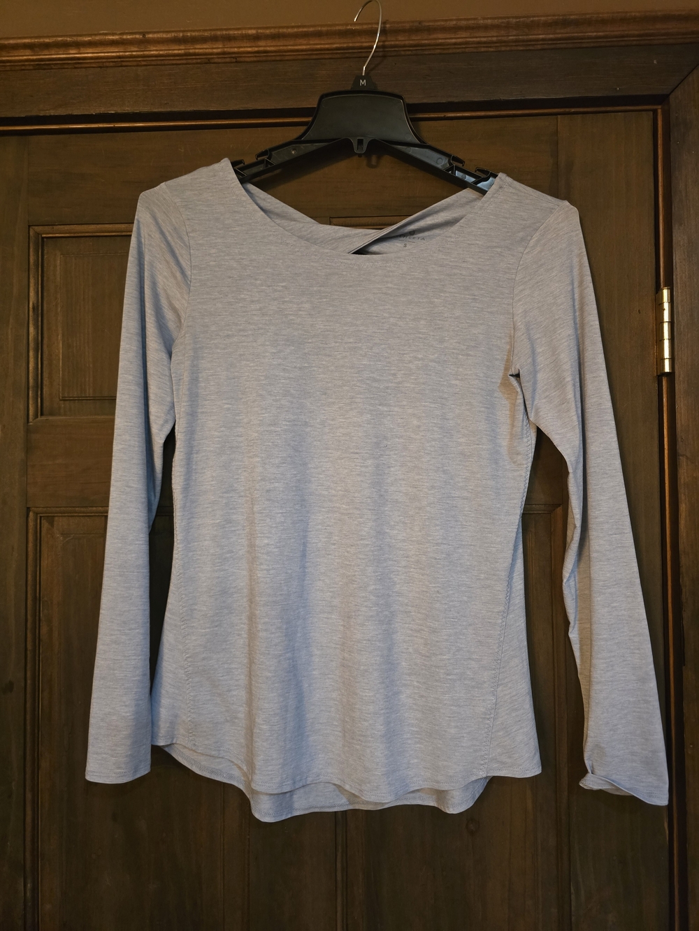 O Athleta Light blue Long-Sleeve Cutout Neck Top Small